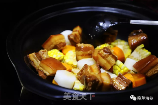 砂锅红烧肉炖海参的做法步骤：2