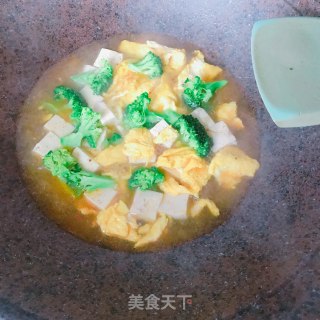 西兰花豆腐蛋汤的做法步骤：8
