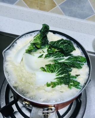 肥牛鸡蛋汤面的做法步骤：5