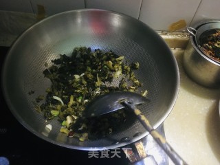 老坛酸菜面的做法步骤：4
