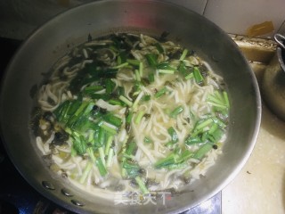 老坛酸菜面的做法步骤：10
