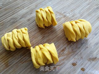 南瓜扭纹馒头的做法步骤：8