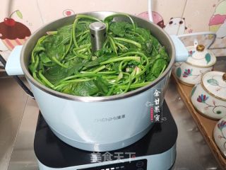 菠菜窝窝头的做法步骤：1
