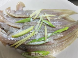 香煎鱼的做法步骤：2