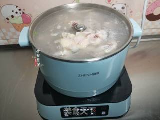 香菇黄豆炖鸡块的做法步骤：4