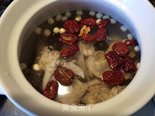 羊肚菌鲍鱼海参鸡汤的做法步骤：10