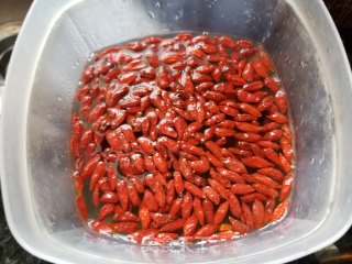 羊肚菌鲍鱼海参鸡汤的做法步骤：12
