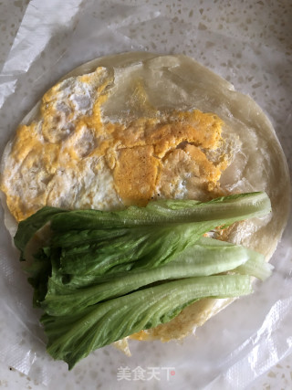 香肠生菜手抓饼的做法步骤：5