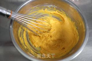 水浴法南瓜泥戚风蛋糕的做法步骤：5