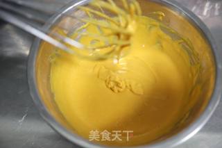 水浴法南瓜泥戚风蛋糕的做法步骤：7