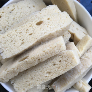 白菜炖面筋的做法步骤：2