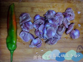 辣子鸡胗的做法步骤：1