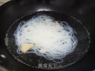 凉拌米线的做法步骤：3