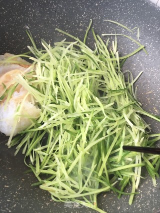 煎鹅蛋炖萝卜的做法步骤：7