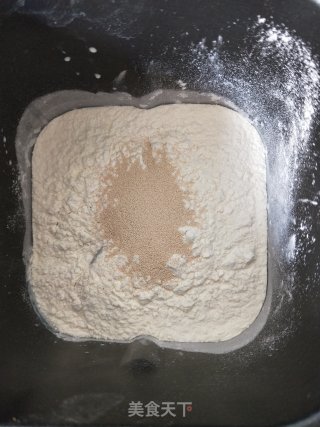 创意椰蓉花样面包的做法步骤：1