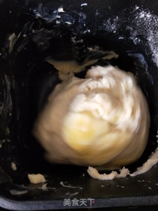 创意椰蓉花样面包的做法步骤：3