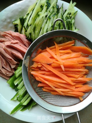 花样米饭—拌饭的做法步骤：4