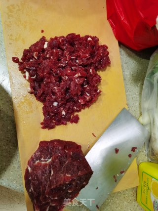 咖喱牛肉粒的做法步骤：1