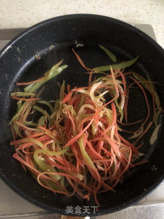 三丝手抓饼的做法步骤：4
