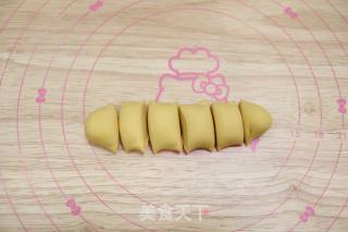 南瓜紫薯花朵馒头的做法步骤：8