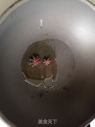 香菇炒鸡腿的做法步骤：3