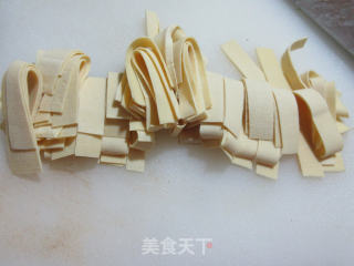 煎鸡蛋大白菜千张煲的做法步骤：8
