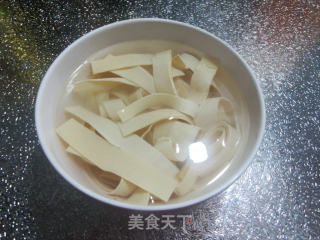 煎鸡蛋大白菜千张煲的做法步骤：9