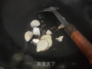 红烧鲫鱼的做法步骤：4