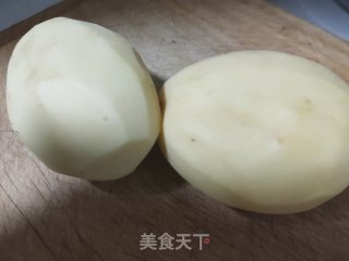 醋溜土豆丝的做法步骤：1