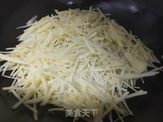 醋溜土豆丝的做法步骤：4