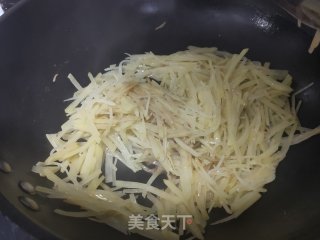 醋溜土豆丝的做法步骤：6