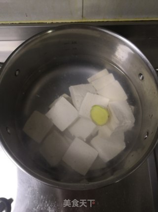 白菜炖豆腐的做法步骤：2