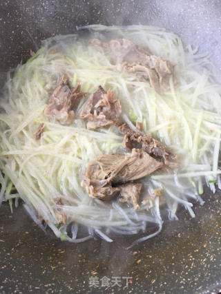 萝卜炖烤羊肉的做法步骤：7