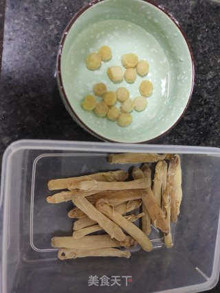 干贝沙虫粥的做法步骤：1