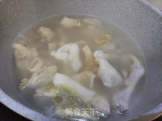 花胶鲍鱼煲鸡的做法步骤：6