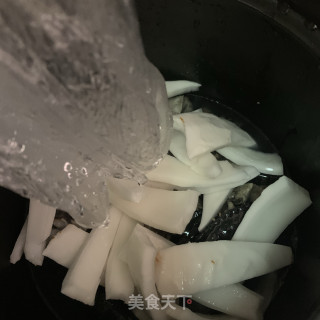 椰子乌鸡汤的做法步骤：4