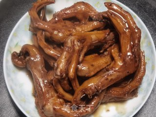 红烧鸭掌的做法步骤：4