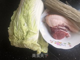 大白菜炖粉条的做法步骤：1