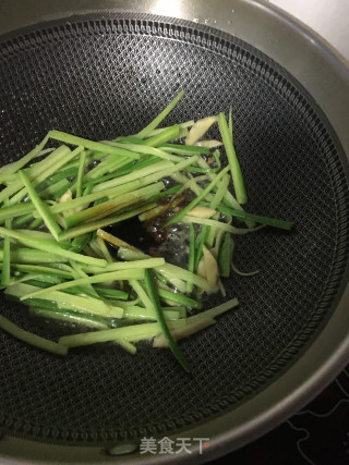 水果萝卜炒冻香干的做法步骤：5