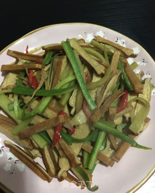 水果萝卜炒冻香干的做法步骤：9
