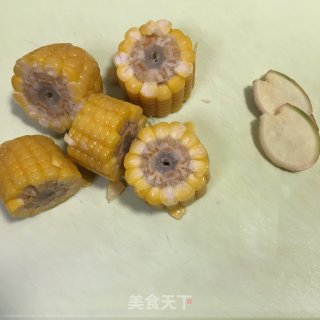 玉米炖排骨的做法步骤：2
