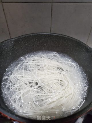 酥肉汤面的做法步骤：2