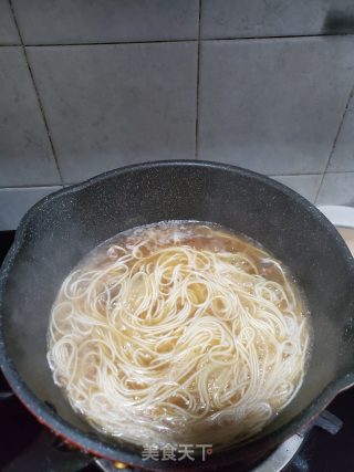 酥肉汤面的做法步骤：5