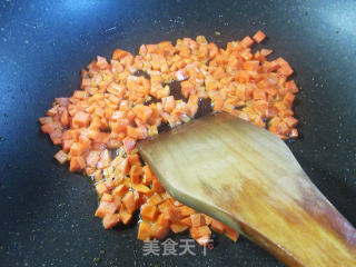 胡萝卜鸡蛋干炒饭的做法步骤：3