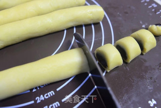 迷你可爱的【豆沙一口酥】的做法步骤：11