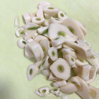 油渣炒花菜的做法步骤：3