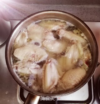 梅菜鸡翅????????的做法步骤：1