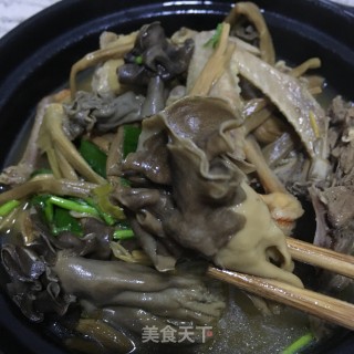 巴楚菌黄花菜炖鸽子的做法步骤：21