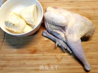 来自大自然纯天然的美味～冬笋煲鸡汤的做法步骤：1