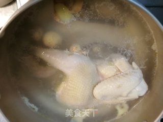 来自大自然纯天然的美味～冬笋煲鸡汤的做法步骤：4